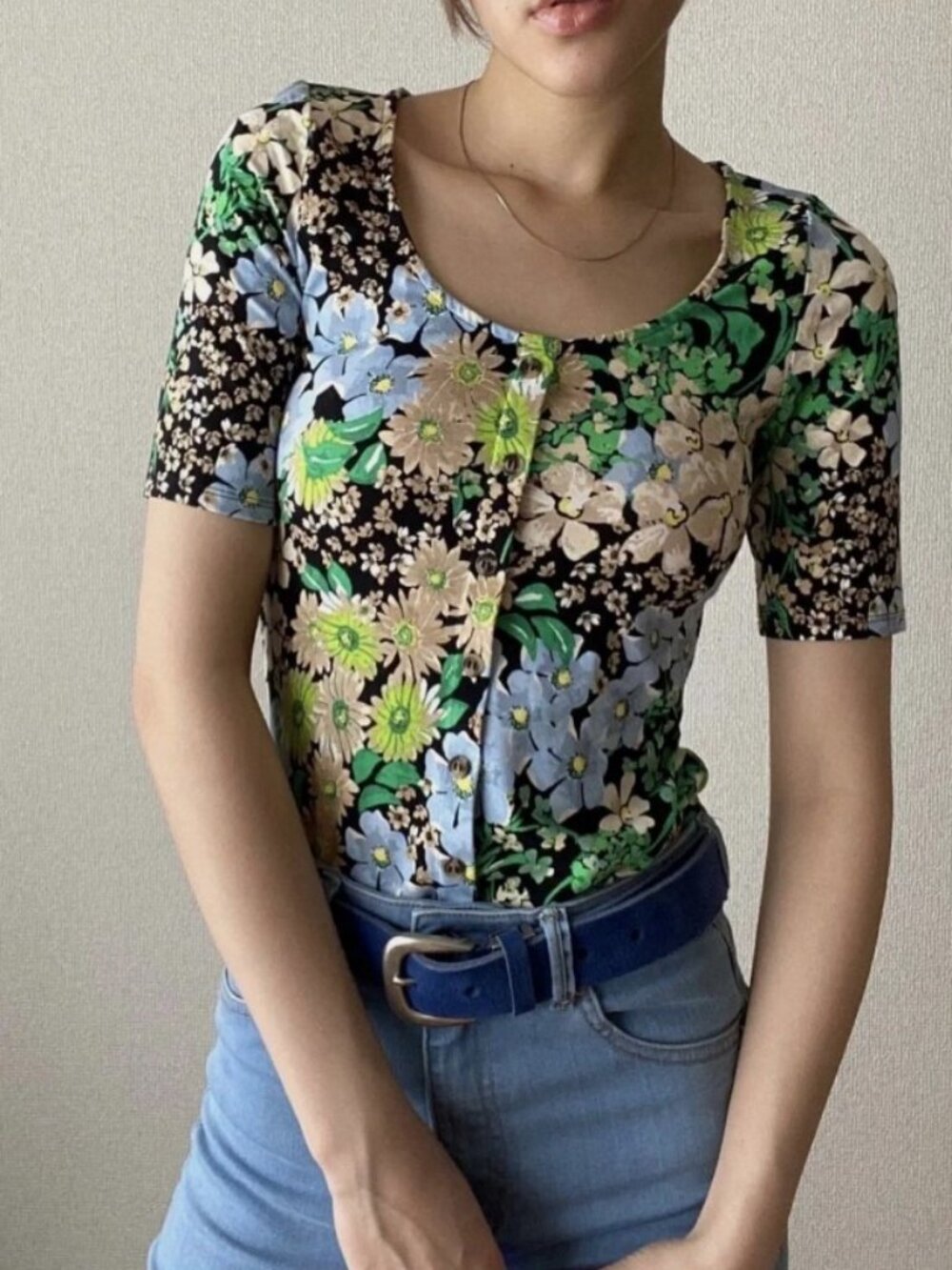 H&M Floral Scoop Neck Button Front Stretch Blouse Women’s Size Small